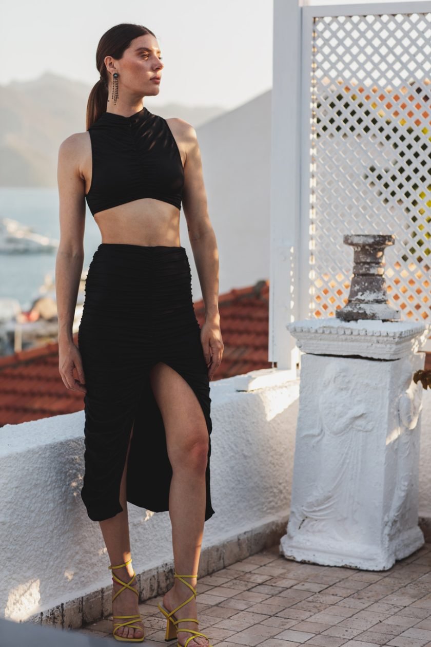 Phoenix Front Slit Drapped Midi Skirt Black